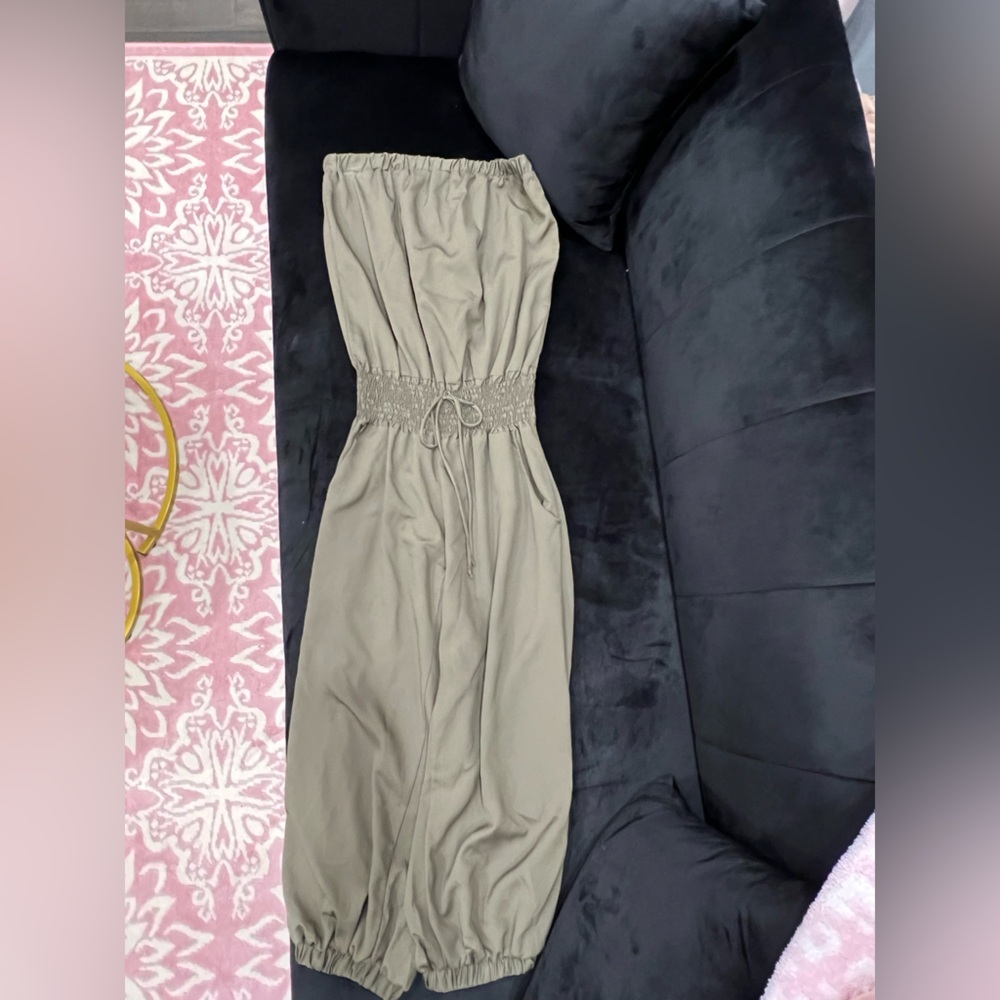 Chic Olive Wide-Leg Trousers